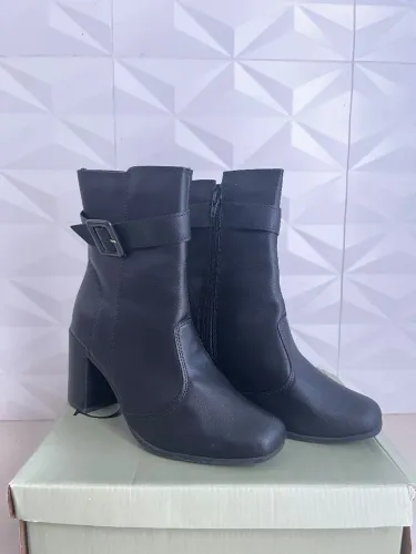 Vendo bota usada uma única vez em Gramado