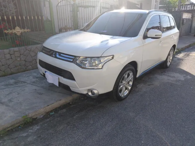 Mitsubishi Outlander 2.0 16V 160cv Aut. 2014