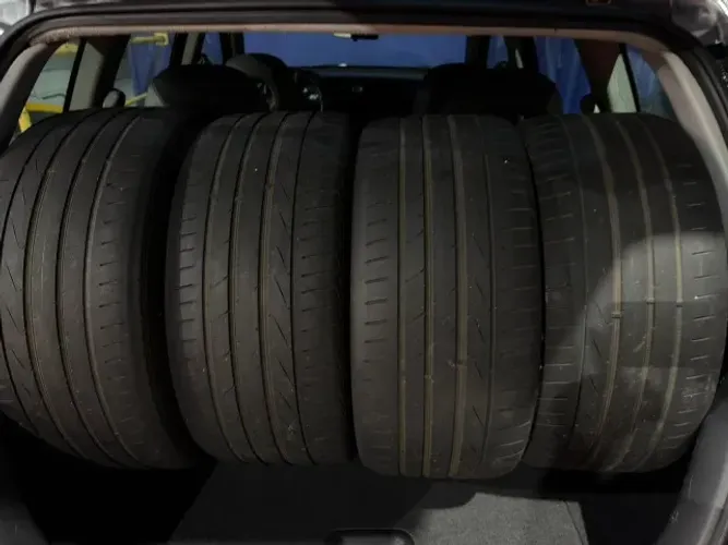 Jogo de pneus Hankook ventus 245/35 r19 Meia vida
