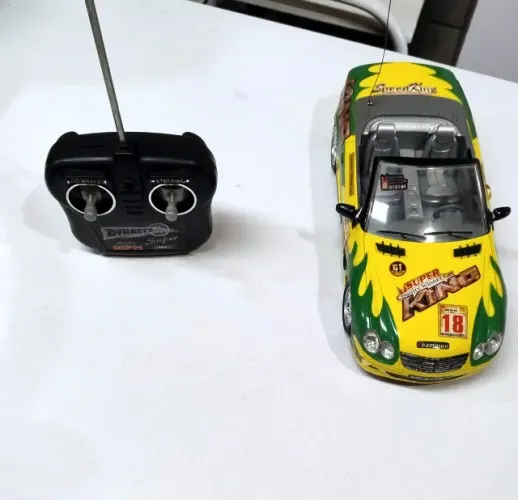 Carrinho de controle remoto