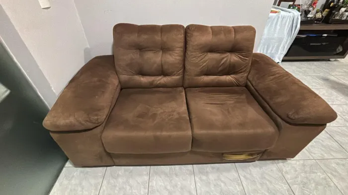 Vendo sofá 2 lugares