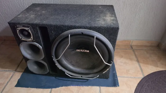 Caixa trio - Bravox E2k 900 RMS - 2 D250 Trio - 1 Twitter booster