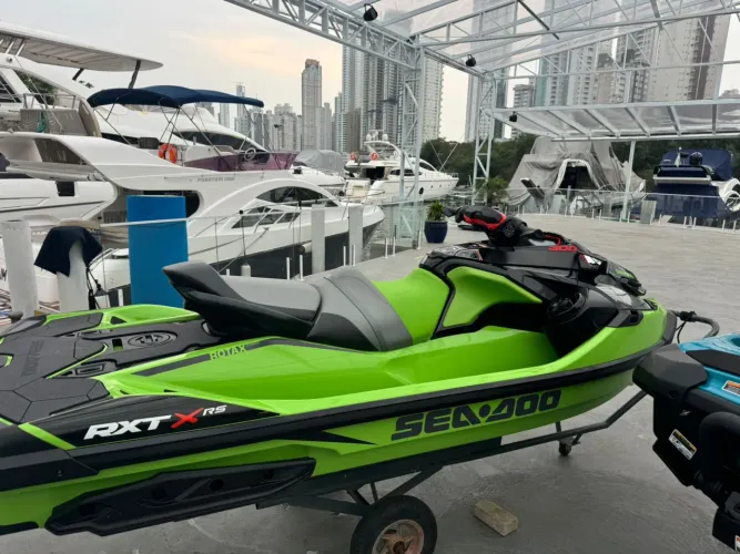 Jet ski RXT 300