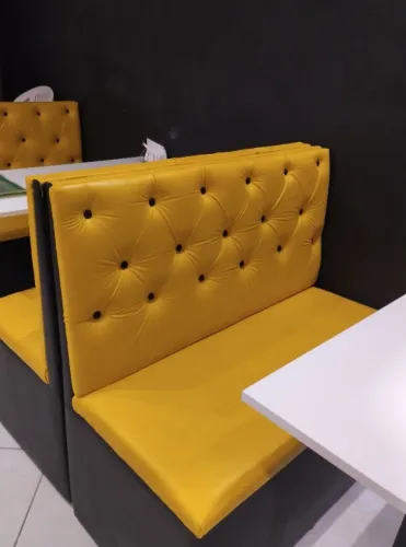Conjunto 4 sofás e 2 mesas para açaiteria / hamburgueria