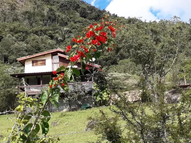 Casa com vista para as montanhas, piscina e sauna - 3 quartos - no centro de Lumiar