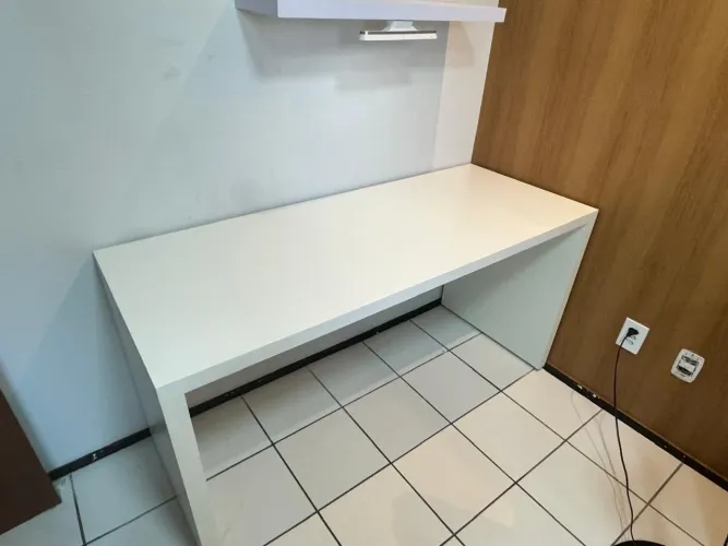 Escrivaninha em mdf