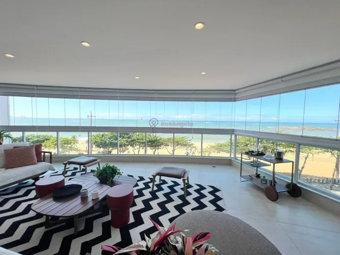 Apartamento maravilhoso de frente para o mar de 4 quartos, 4 suítes, na Praia de Itapuã!