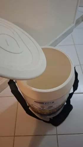 Cooler grande e resistente 28L