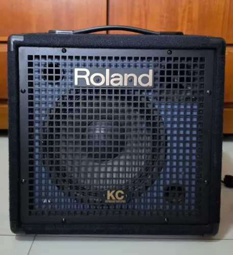 Amplificador Roland KC60 de 40W - Usado