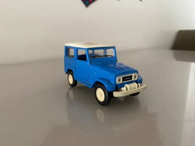 Miniatura Toyota Bandeirante Azul - Colecionável