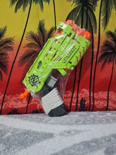 Nerf Zombie Strike Quadrot lançador de dardos