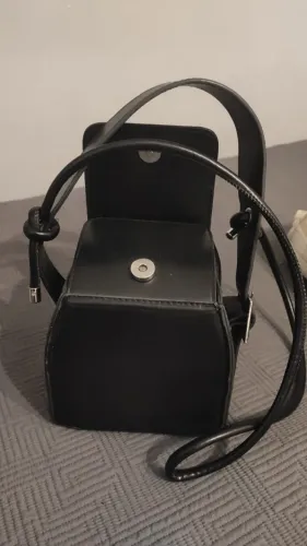 Bolsa Transversal Estruturada Preta - Modelo Baú/Box com Alça de Mão e Ombro