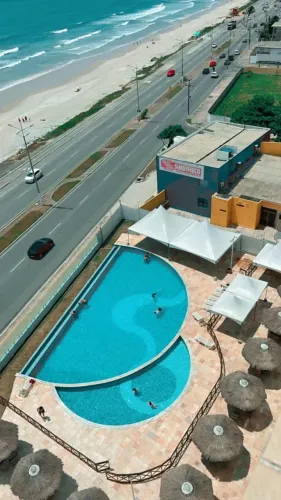 Apartamento no Edf Via Costeira  com vista mar