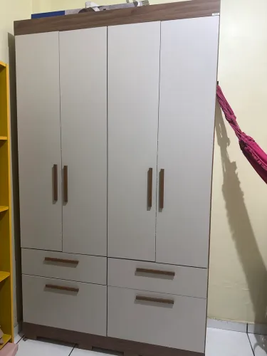 Vendo guarda-roupa de duas portas em perfeito estado