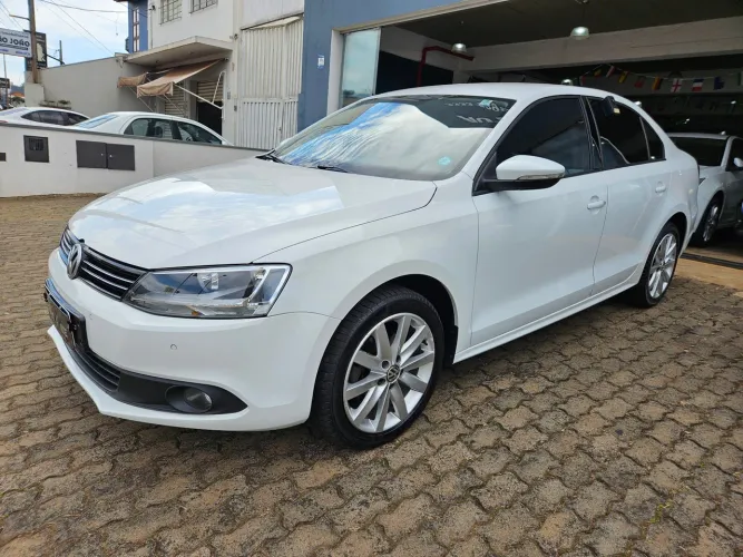 Volkswagen Jetta Comfortline 2.0 T.flex 8V 4P Tipt. 2014