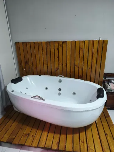 ? Banheira de Hidromassagem ? Semi Nova, Pouco Uso!