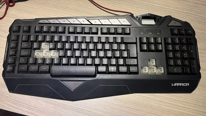 Teclado warrior led + suporte de notebook warrior