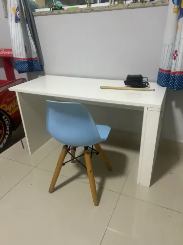 Escrivania infantil com cadeira retrô