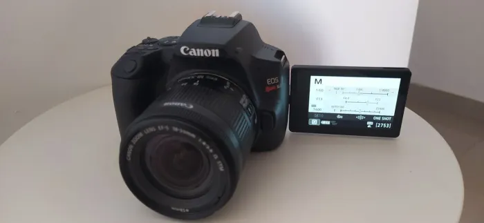Câmera Cânon SL3 4K