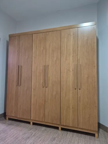 Guarda Roupa 6 portas com mdf de 1° qualidade. 