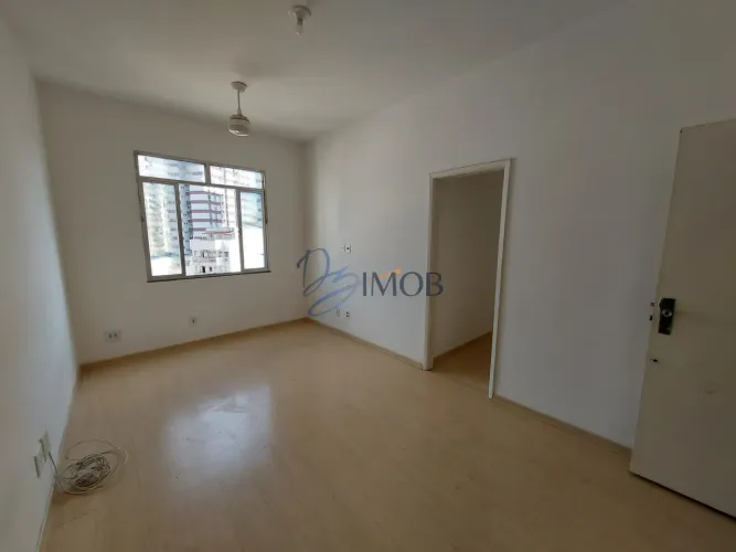 TIJUCA - Av. Maracanã - em frente ao Shopping - Sala, 2 quartos e dependência completa - 5
