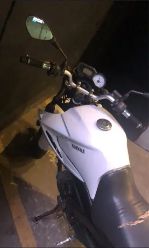 Vendo moto fazer 250