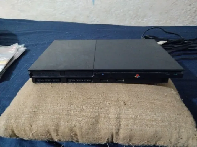 PS2 slim usado - funcionado tudo.
