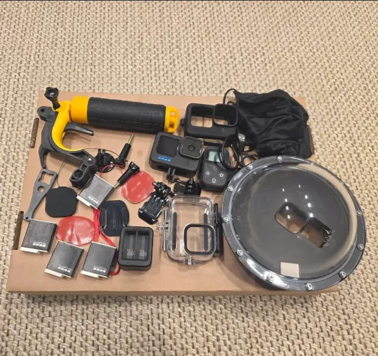 Gopro 11 com 5 baterias e vários acessórios