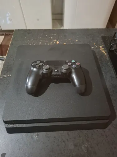 Ps4 slim 