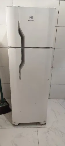 Geladeira Eletrolux 260lt 
