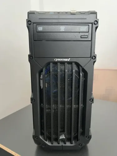 PC Gamer CybertronPC Windows 10 Home