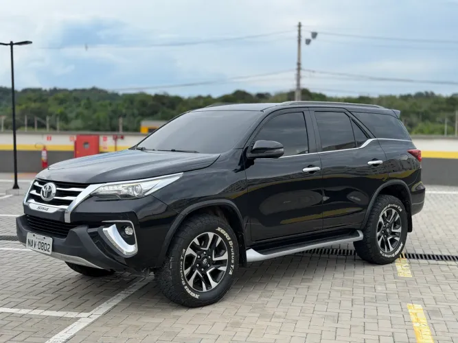 Toyota Hilux SW4 SRX 4X4 2.8 TDI 16V Dies. Aut. 2019