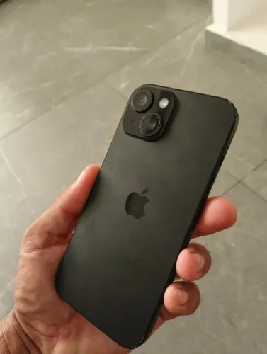 iPhone 15 black