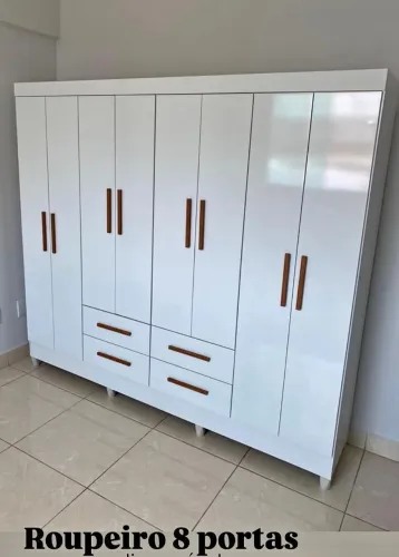 Roupeiro Casal 8 portas 4 gavetas