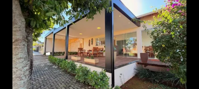 Vende-se Casa em Condomínio na Cidade de Carlopolis PR