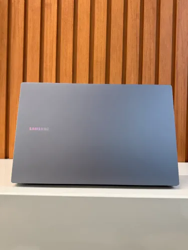 Samsung Galaxy Book4 Core i7-1355U 16GB 512GB SSD Iris Xe 15.6Full HD LED1.55kg