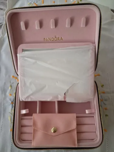 Porta jóias/bijuterias, original da Pandora. Nova, na caixa.