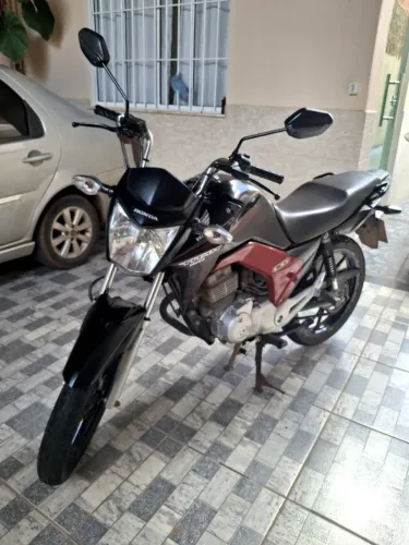 VENDO TITAN SUPER CONSERVADA!!!