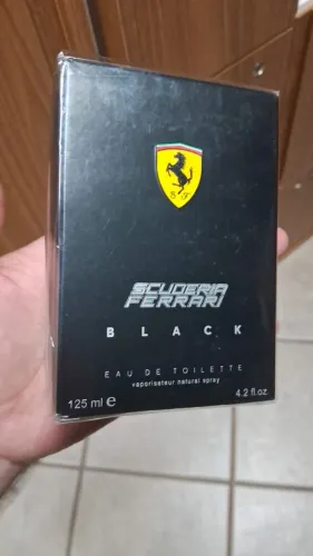Ferrari Black masculino perfume