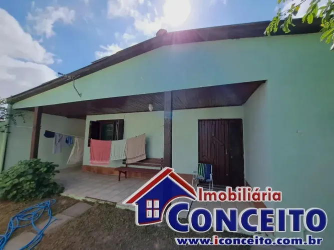 C266 - Ótima residência localizada no balneário Santa Terezinha