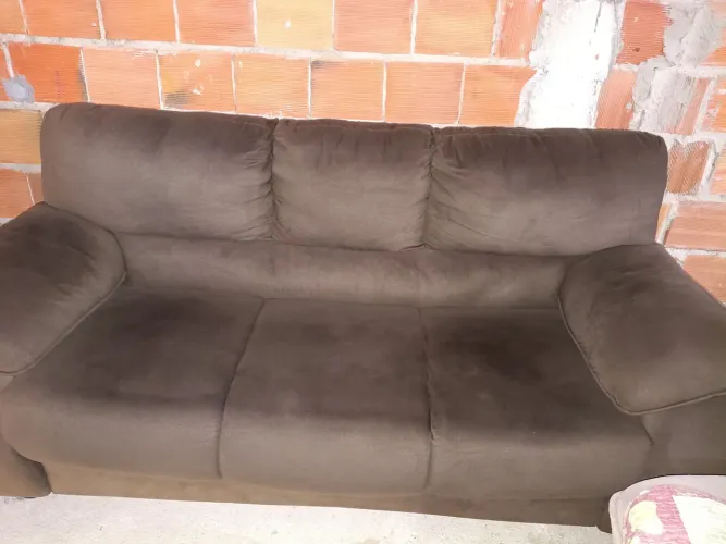 Sofá bem conservado