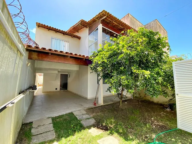 Vendo - casa Guriri (São Mateus/ES) - frente à praia lado norte 