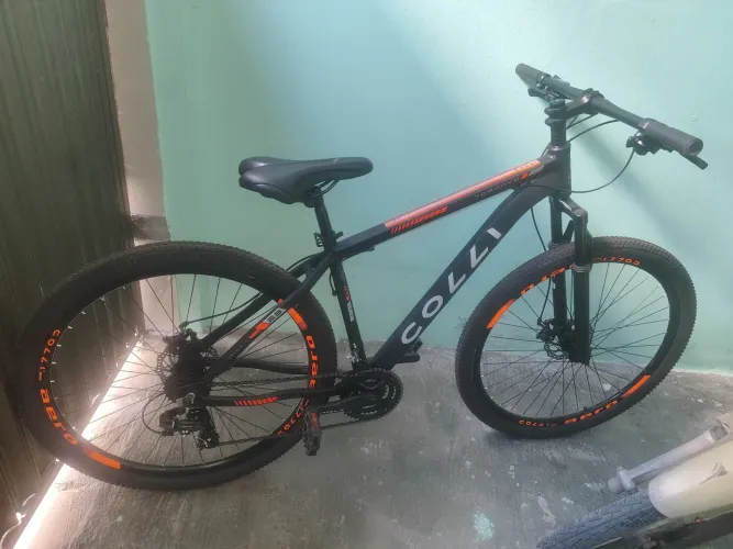 bike Colli preta com laranja