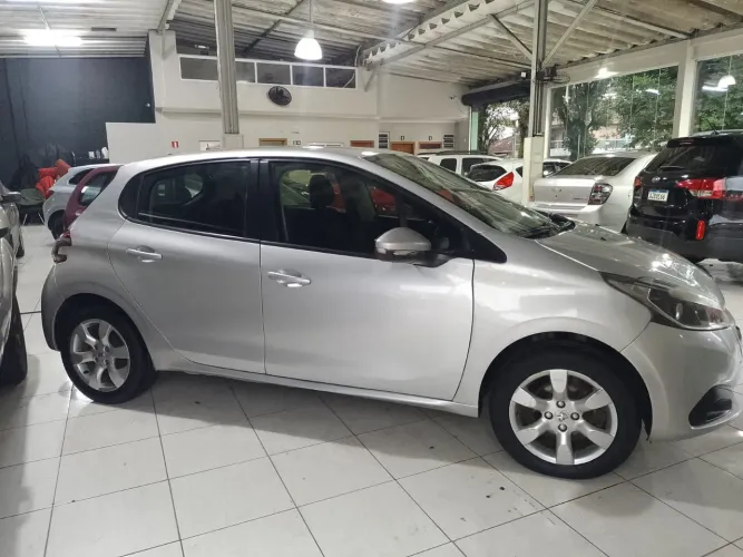 Peugeot 208 Active 1.2 Flex 12V 5P Mec. 2018