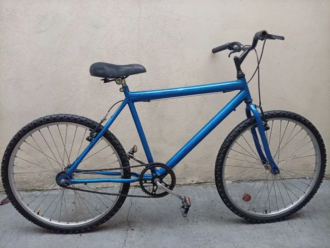 Bicicleta azul aro 26 