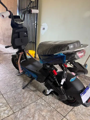 Moto elétrica Foston