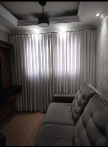 Manutenção de cortinas e persianas e aplicação de papel de parede