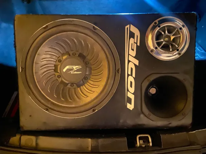 Vendo caixa trio falcon 