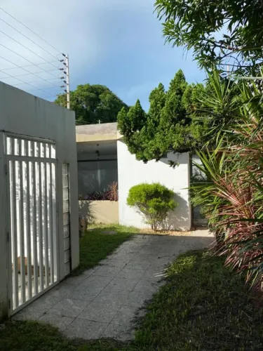 ALUGO CASA 3 QUARTOS NO CALHAU