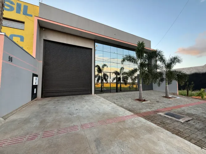 Barracão Industrial com Energia Solar